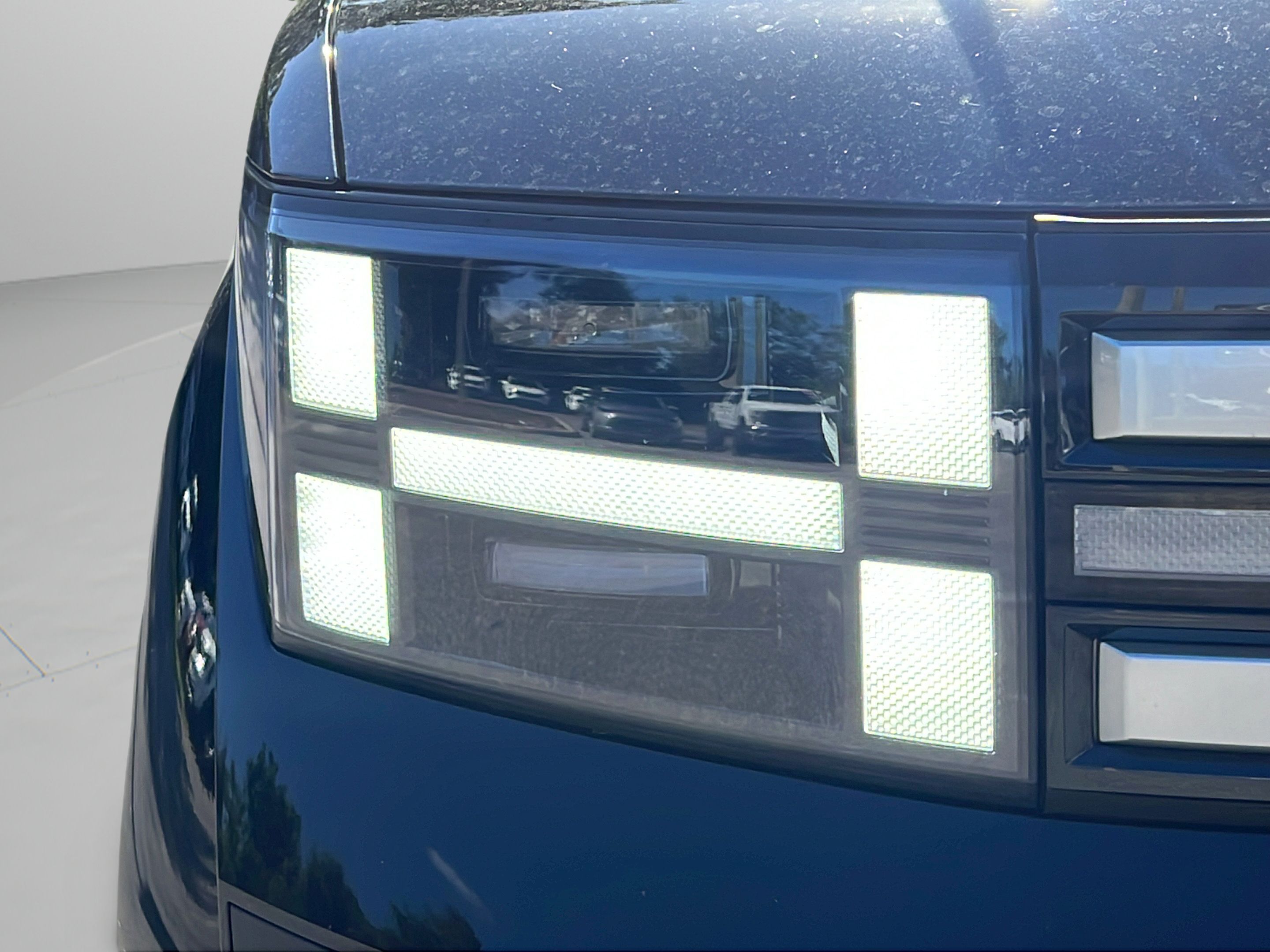 Used 2025 Hyundai Santa Fe SEL FWD image 22