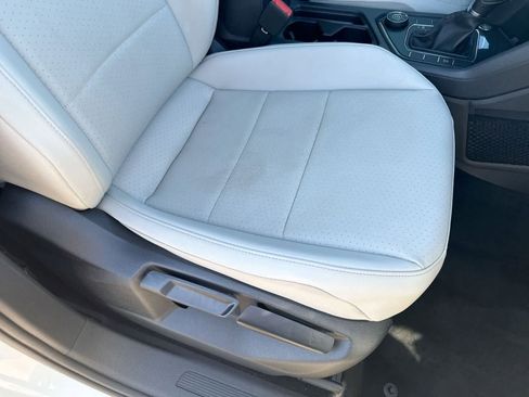 Used 2019 Volkswagen Tiguan SE w/ Panoramic Sunroof Package image 12