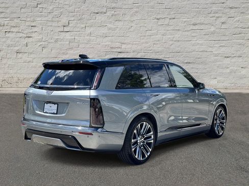 Used 2026 Cadillac Vistiq Premium Luxury w/ LPO, Floor Liner Package AWD/4WD image 5