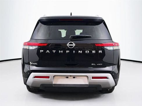 Used 2025 Nissan Pathfinder SL AWD/4WD image 6
