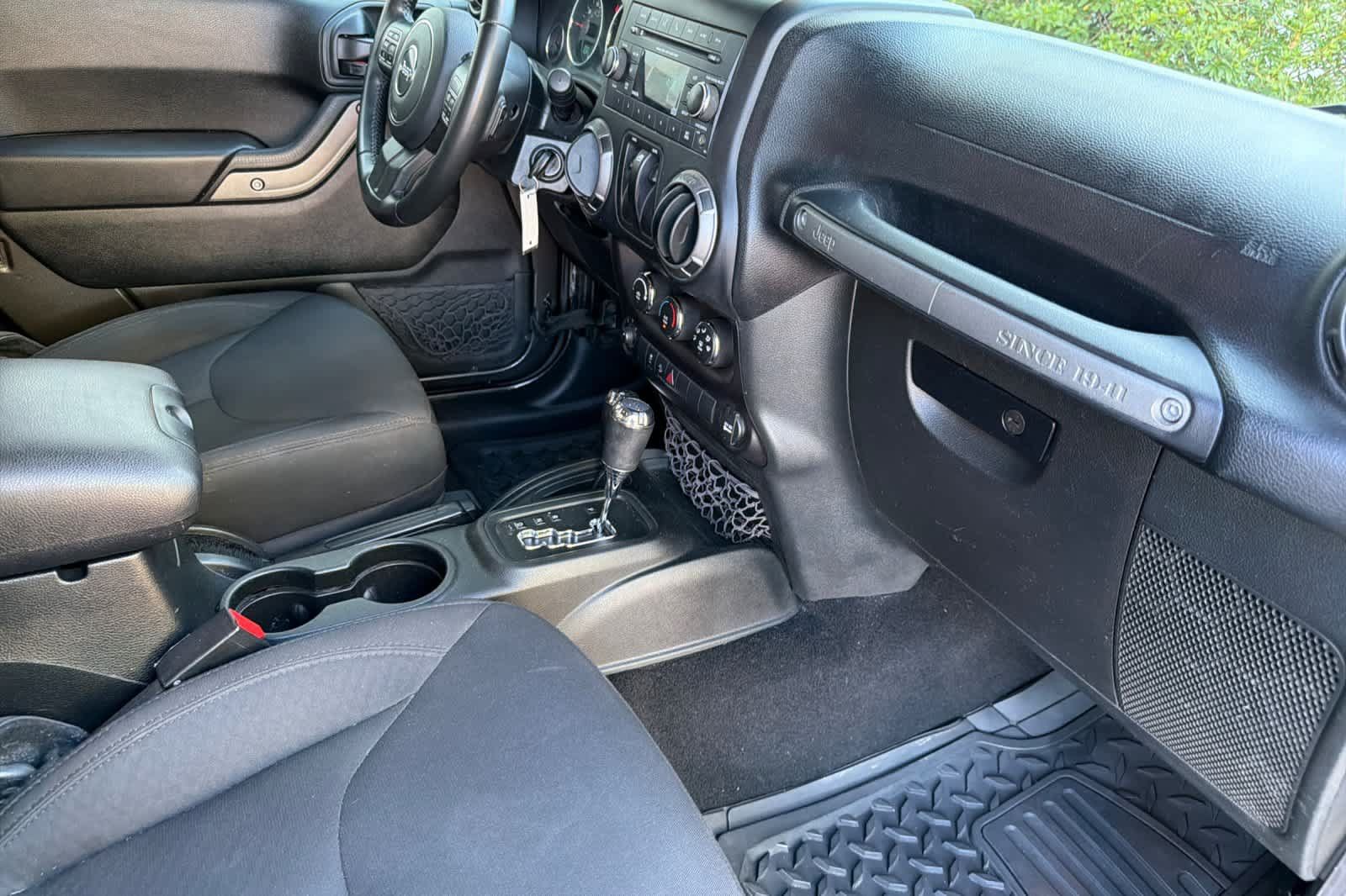 Used 2018 Jeep Wrangler Sport AWD/4WD image 16