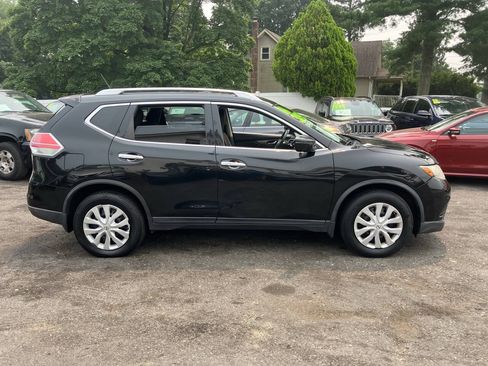 Used 2016 Nissan Rogue S w/ Appearance Package AWD/4WD image 5