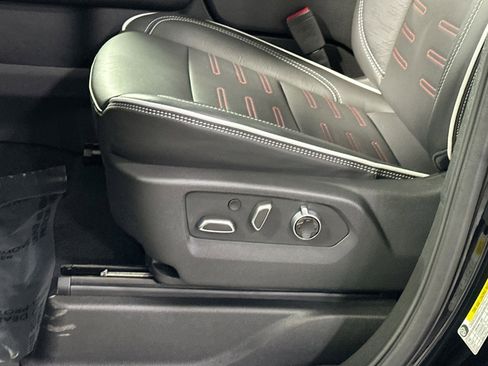 Used 2025 GMC Yukon AT4 Ultimate w/ LPO, Illumination Package image 14