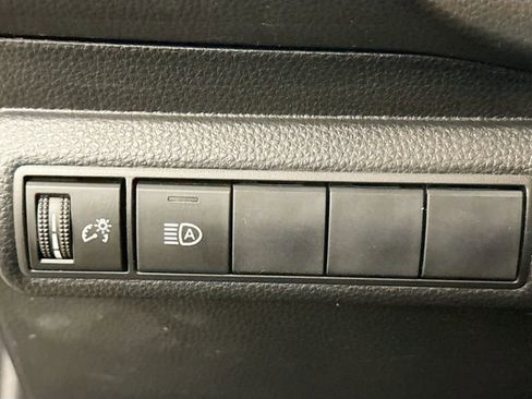 Used 2020 Toyota Corolla LE FWD image 9