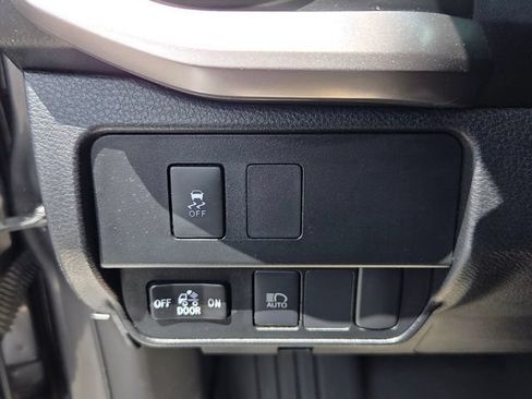 Used 2021 Toyota Tacoma SR5 AWD/4WD image 26