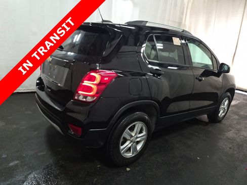 Used 2022 Chevrolet Trax LT w/ Driver Confidence Package AWD/4WD image 5