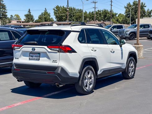 Used 2024 Toyota RAV4 XLE AWD/4WD image 4