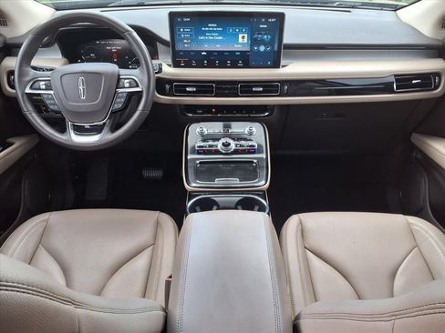 Certified 2023 Lincoln Nautilus FWD w/ Premium Package image 9