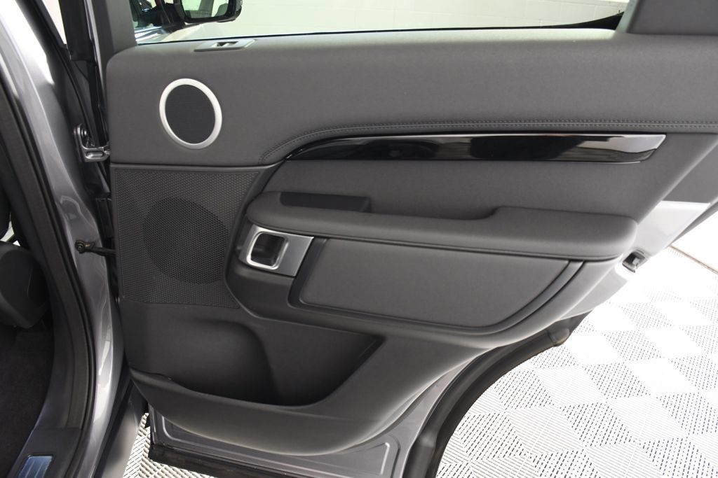 Certified 2025 Land Rover Discovery S AWD/4WD image 21