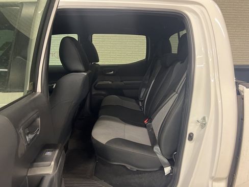 Used 2023 Toyota Tacoma TRD Off-Road image 12