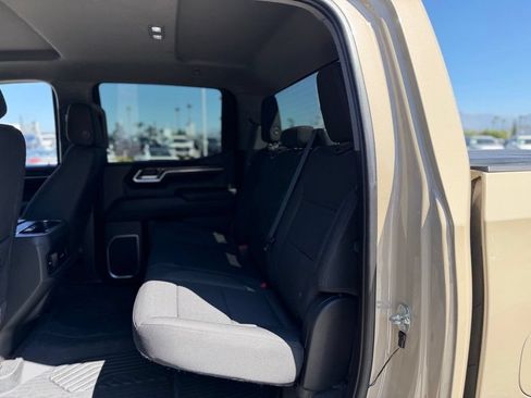 Used 2023 Chevrolet Silverado 1500 LT Trail Boss w/ Protection Package AWD/4WD image 4