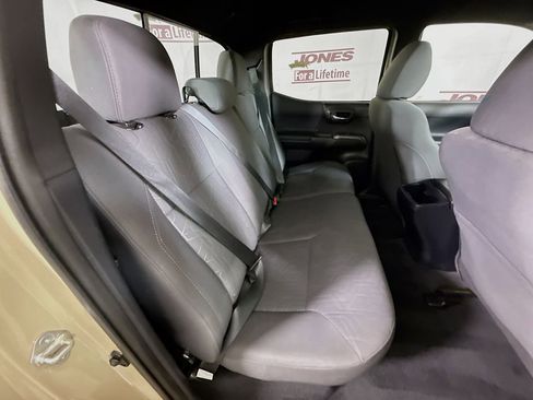 Certified 2018 Toyota Tacoma TRD Sport w/ Technology Package AWD/4WD image 30