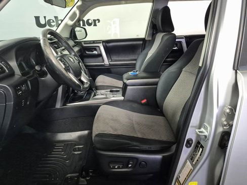 Used 2016 Toyota 4Runner SR5 image 9