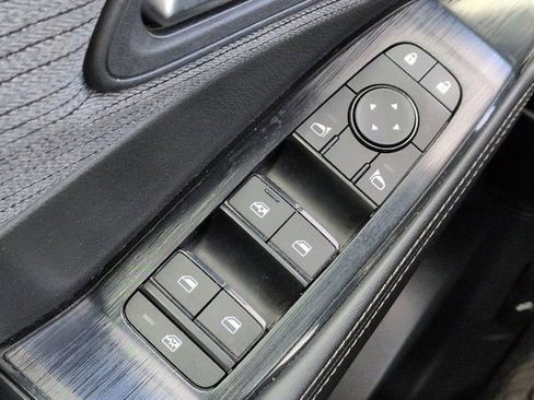 Certified 2023 Nissan Rogue SV FWD image 23