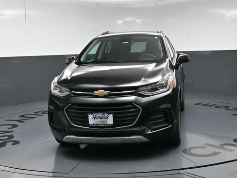 Used 2020 Chevrolet Trax LT w/ LT Convenience Package AWD/4WD image 5