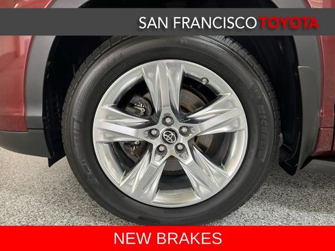 Used 2017 Toyota Highlander Limited AWD/4WD image 9