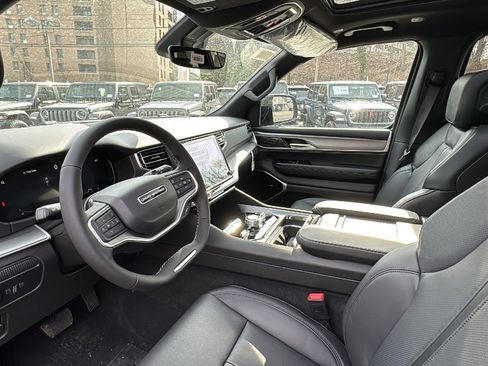 New 2026 Jeep Grand Wagoneer Limited AWD/4WD image 12