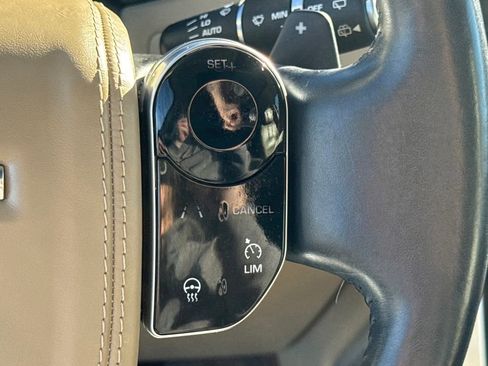 Used 2020 Land Rover Range Rover HSE image 33