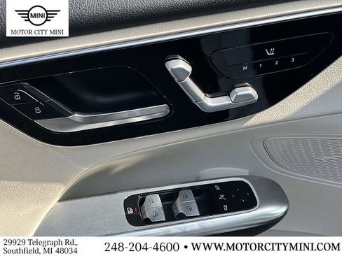 Used 2025 Mercedes-Benz GLC 300 4MATIC image 20