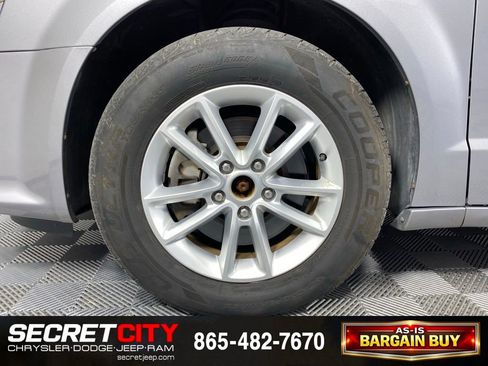 Used 2014 Dodge Grand Caravan SXT FWD image 9