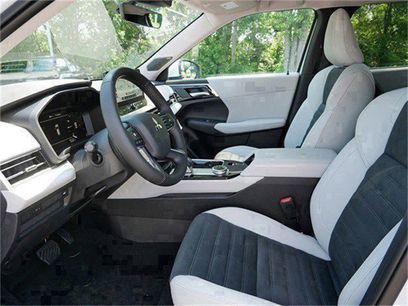 New 2025 Mitsubishi Outlander SE