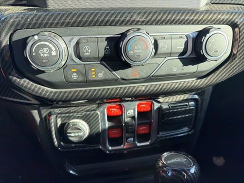 Used 2020 Jeep Gladiator Sport w/ Quick Order Package 24S image 16