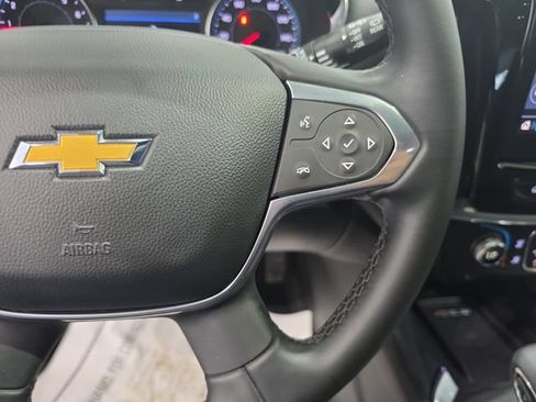 Used 2023 Chevrolet Traverse LT w/ Rear Camera Mirror Package AWD/4WD image 17