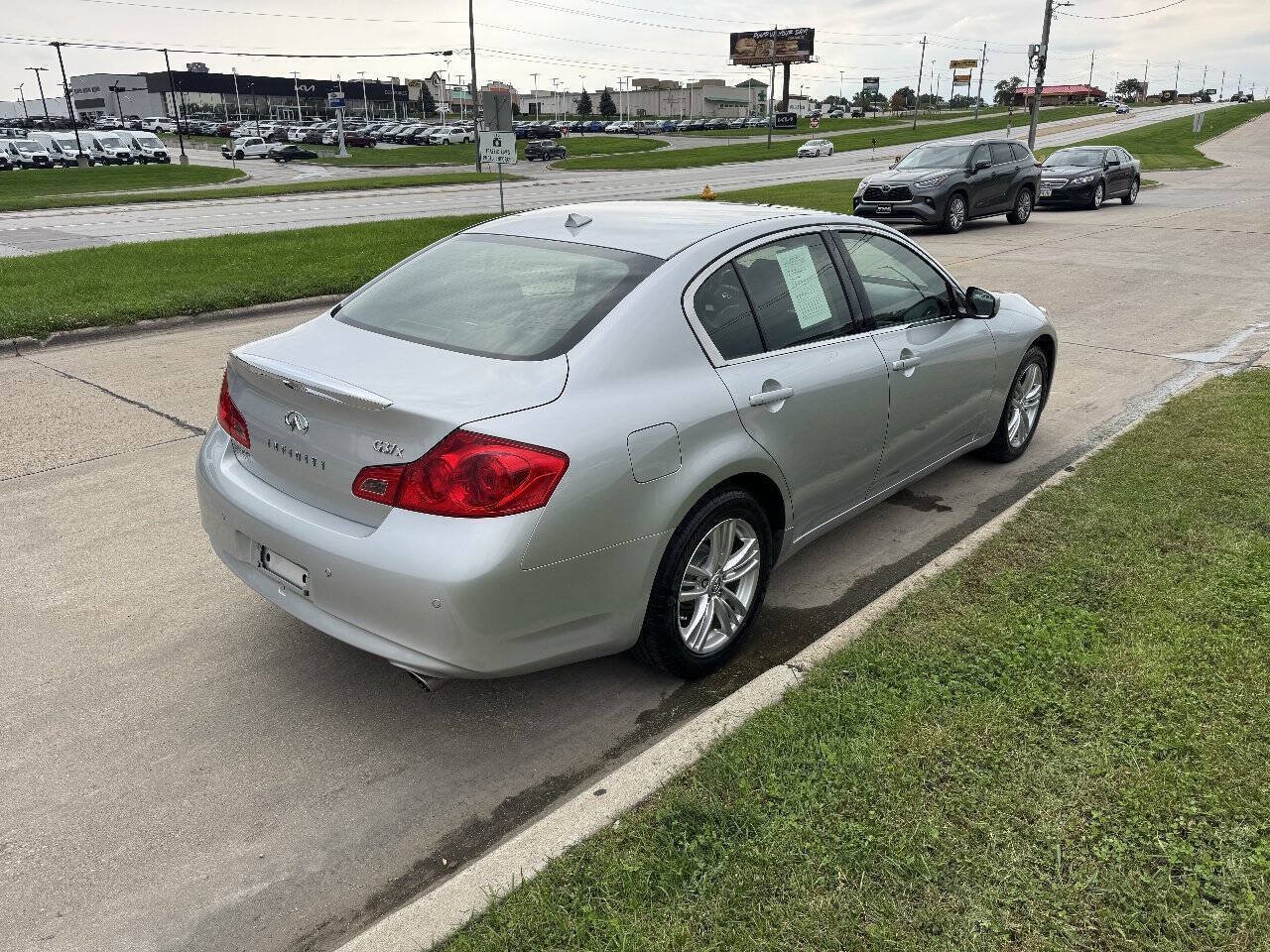 Used 2012 INFINITI G37 x Sedan w/ Premium Pkg AWD/4WD image 5