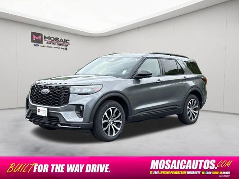 Used 2025 Ford Explorer ST-Line AWD/4WD image 3