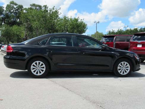 Used 2015 Volkswagen Passat 1.8T Wolfsburg Edition FWD image 2