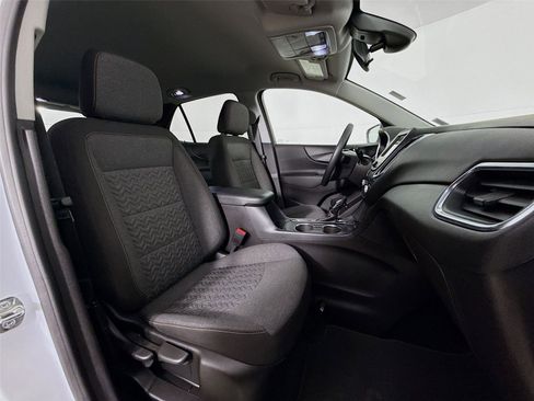 Used 2024 Chevrolet Equinox LT image 27