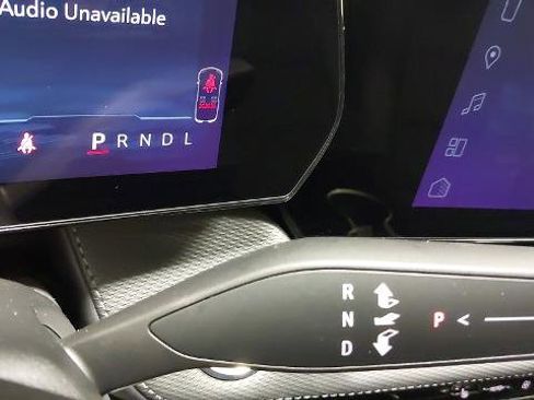 New 2026 Chevrolet Equinox LT w/ Convenience Package II image 21