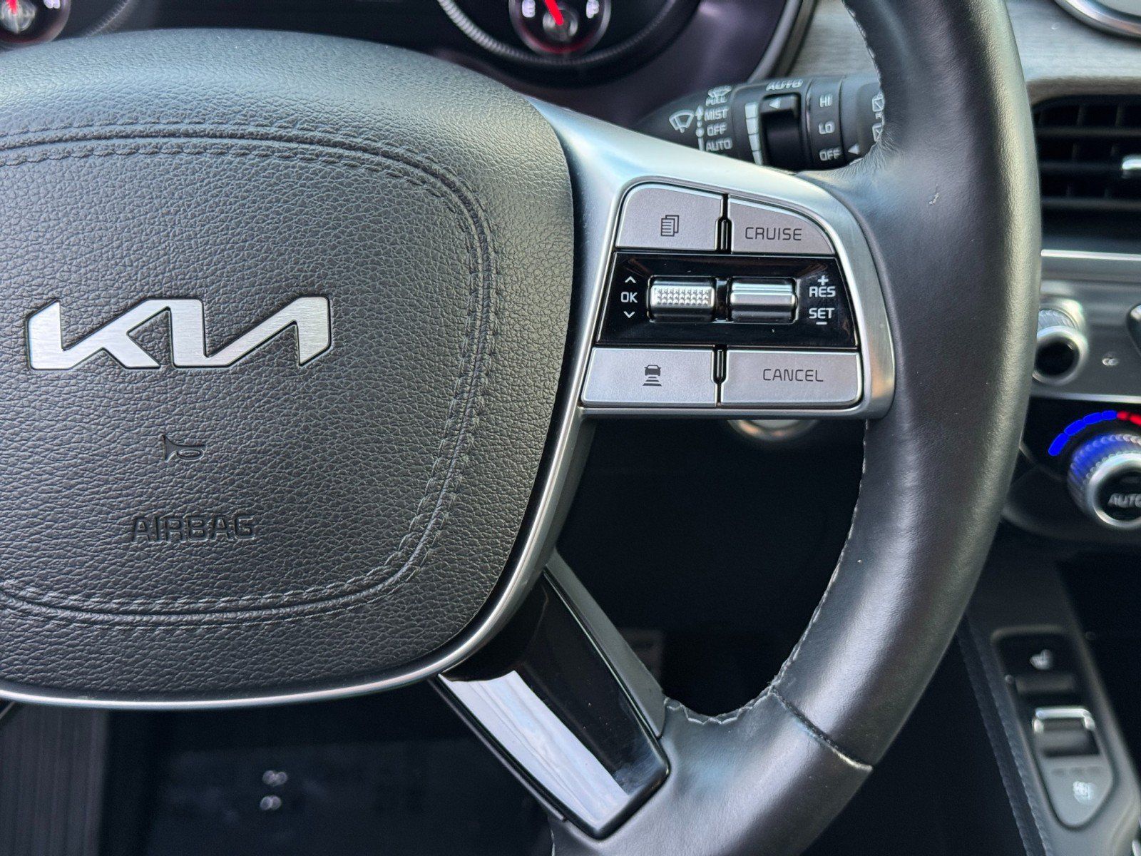 Used 2022 Kia Telluride SX w/ SX Prestige Package AWD/4WD image 23