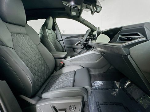New 2025 Audi SQ5 Premium Plus image 8