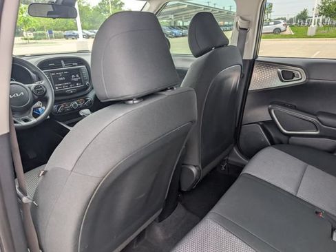 Used 2023 Kia Soul LX w/ LX Technology Package FWD image 25
