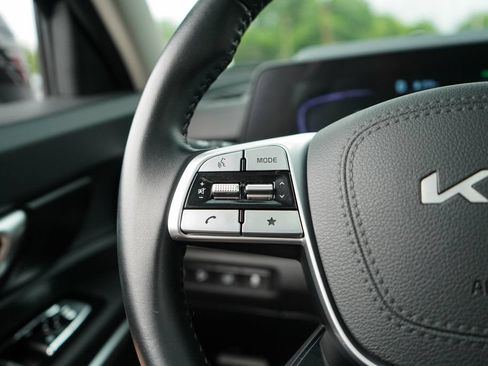 Used 2025 Kia Telluride S FWD image 32