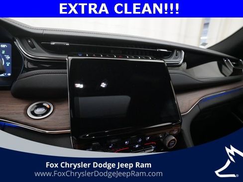Used 2024 Jeep Grand Cherokee Summit image 6