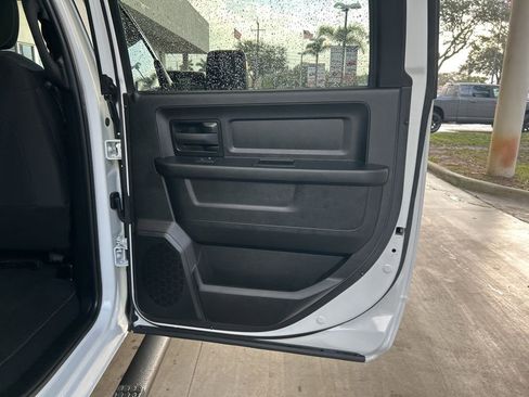 Used 2024 RAM 3500 Tradesman w/ Chrome Appearance Group image 33