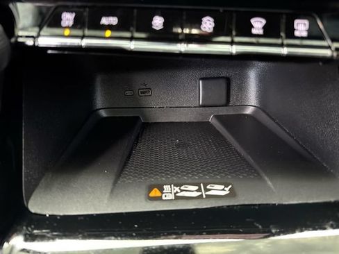 Used 2026 Chevrolet Traverse RS w/ LPO, Floor Liner Package AWD/4WD image 36