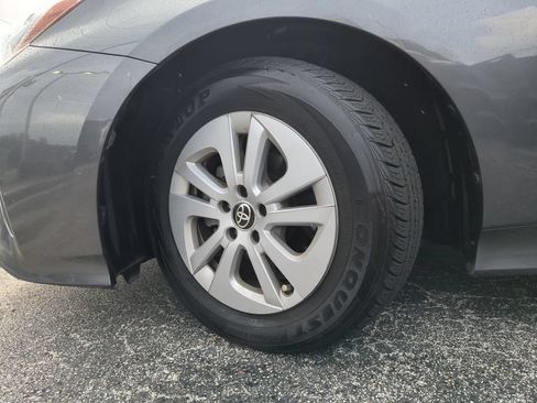 Used 2017 Toyota Prius Two FWD image 29