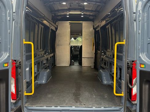 Used 2020 Ford Transit 250 148 High Roof Extended image 10