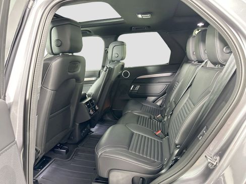 Certified 2025 Land Rover Discovery Dynamic SE image 24