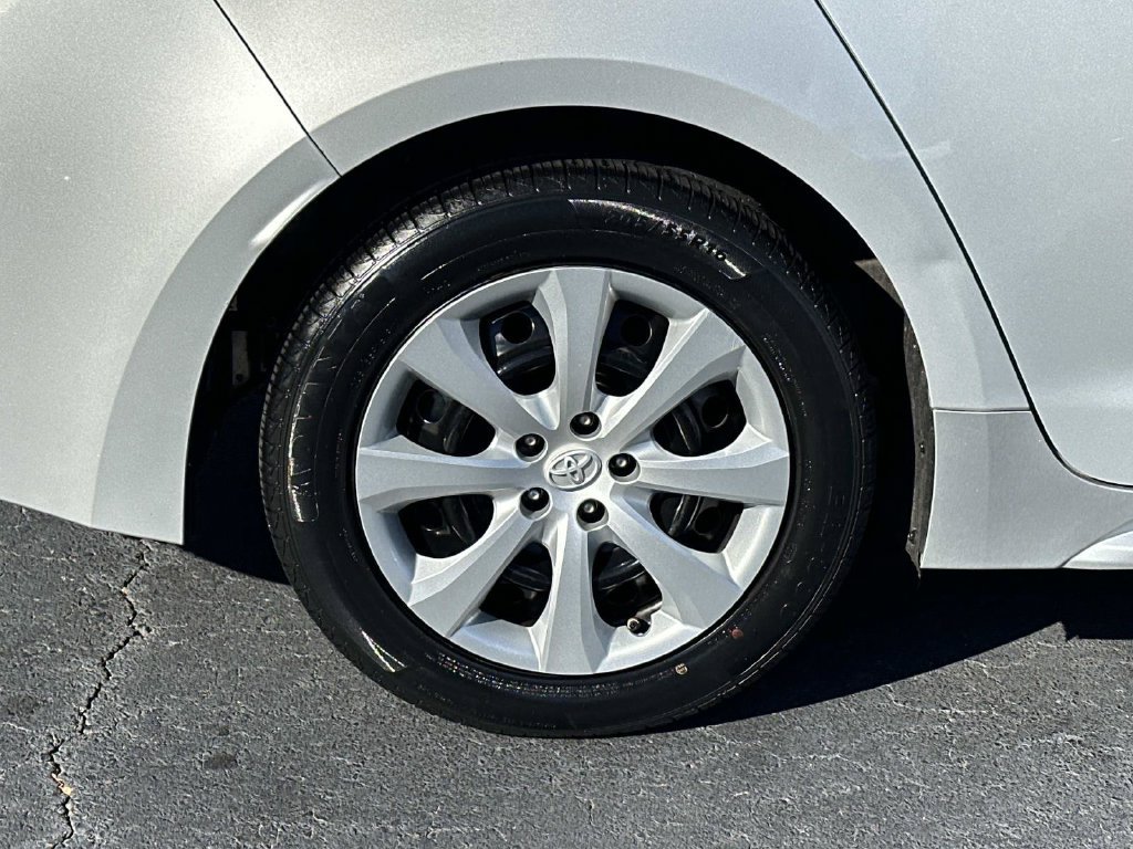 Used 2021 Toyota Corolla LE FWD image 8