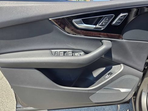 Used 2019 Audi Q7 3.0T Premium Plus AWD/4WD image 17