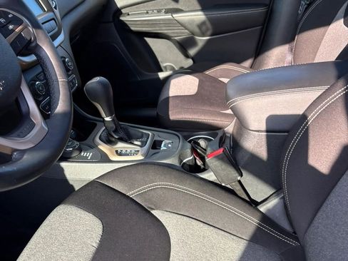 Used 2014 Jeep Cherokee Latitude w/ Cold Weather Group AWD/4WD image 19
