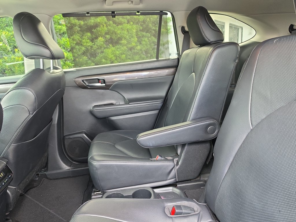 Used 2022 Toyota Highlander Limited AWD/4WD image 10