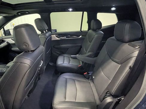 Used 2025 Cadillac XT6 Premium Luxury image 27