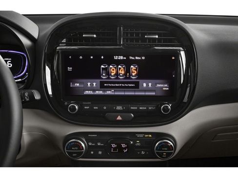 Used 2023 Kia Soul EX image 7