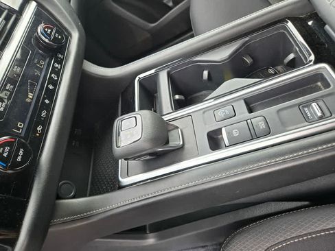 Used 2024 Nissan Pathfinder SV FWD image 14