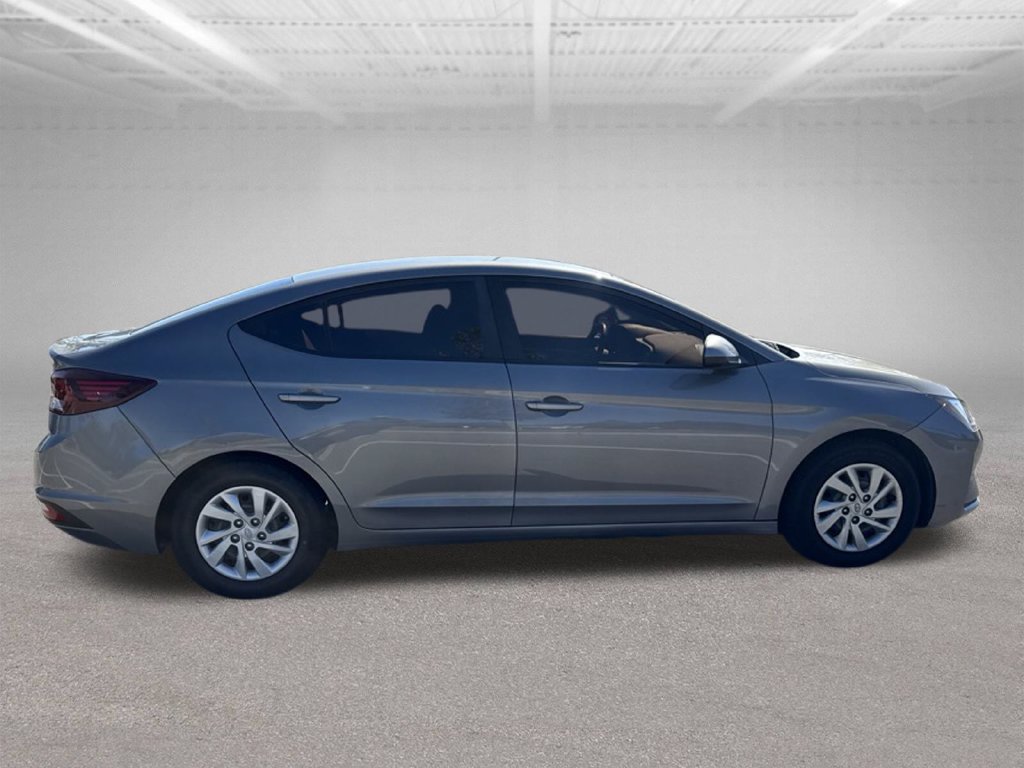 Used 2020 Hyundai Elantra SE w/ Cargo Package (C1) FWD image 10